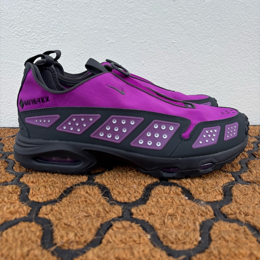 Nike Air Max SNDR Gore-Tex Bold Berry Shoes Men’s Size 9.5 WMNS 11 FZ4238-500